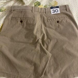 Men’s Gap shorts -New-